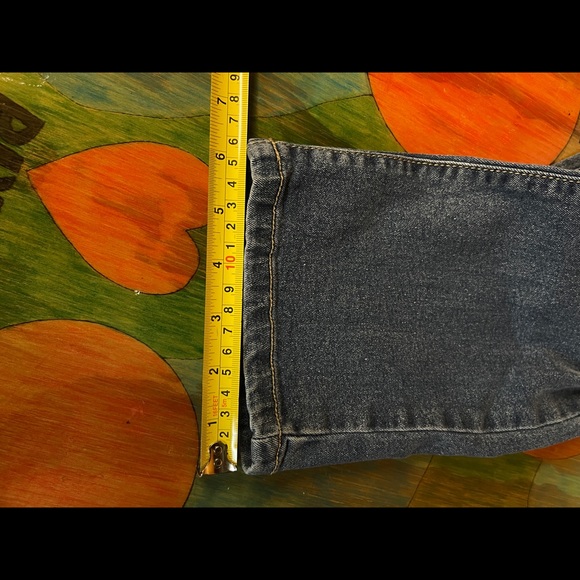 Womens jeans size 10 Denim STRETCH Distressed Blue No Name Brand. Only worn once - Picture 7 of 7